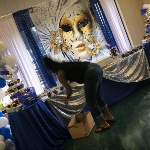 Masquerade backdrop - Picture 3 of 5